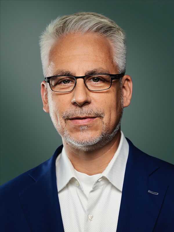 Mario Bischoff, Direktor